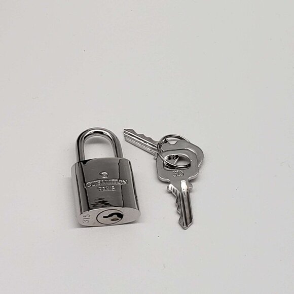 100% Authentic Louis Vuitton 1 Lock and 1 Key Silver Color - Picture 5 of 9
